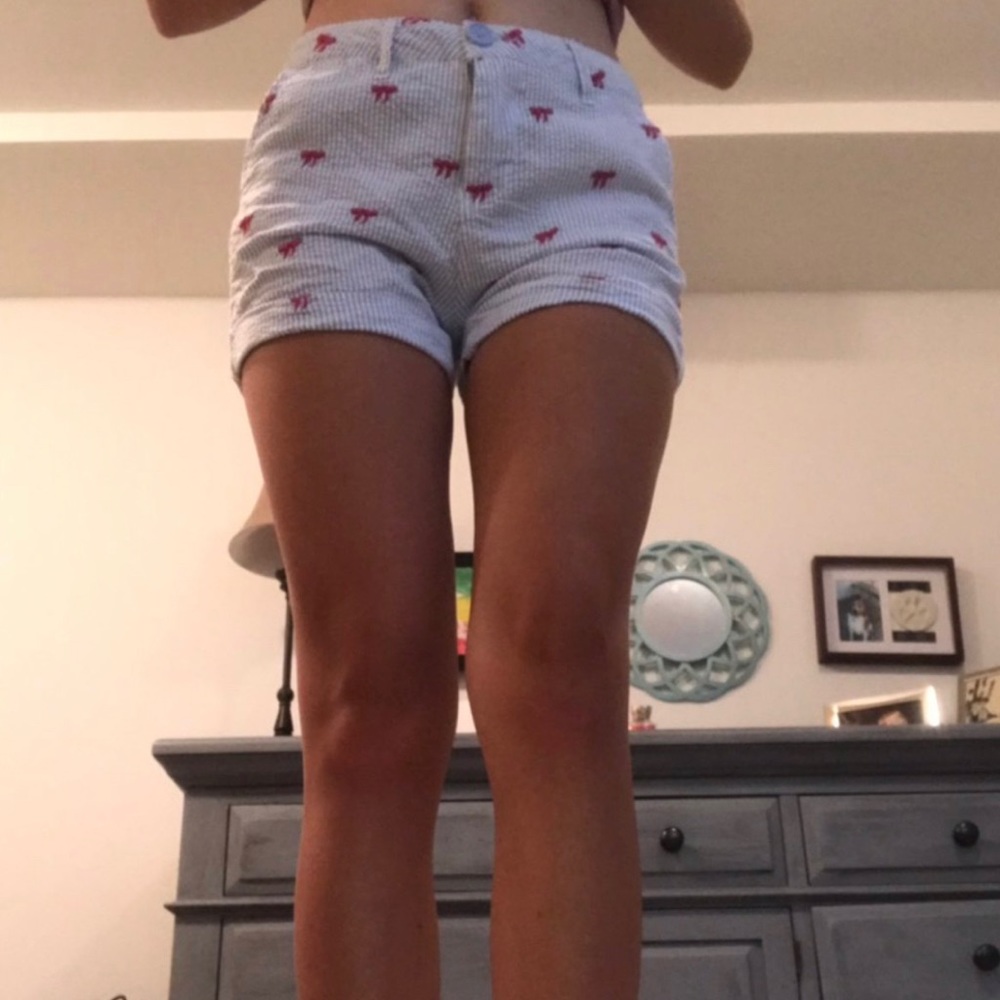 Shorts with bows